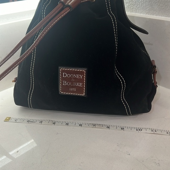 Dooney & Bourke EUC Suede bucket bag Black with dust bag - Picture 16 of 16
